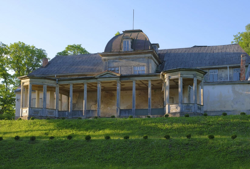 Burtnieki Manor Park, Latvia